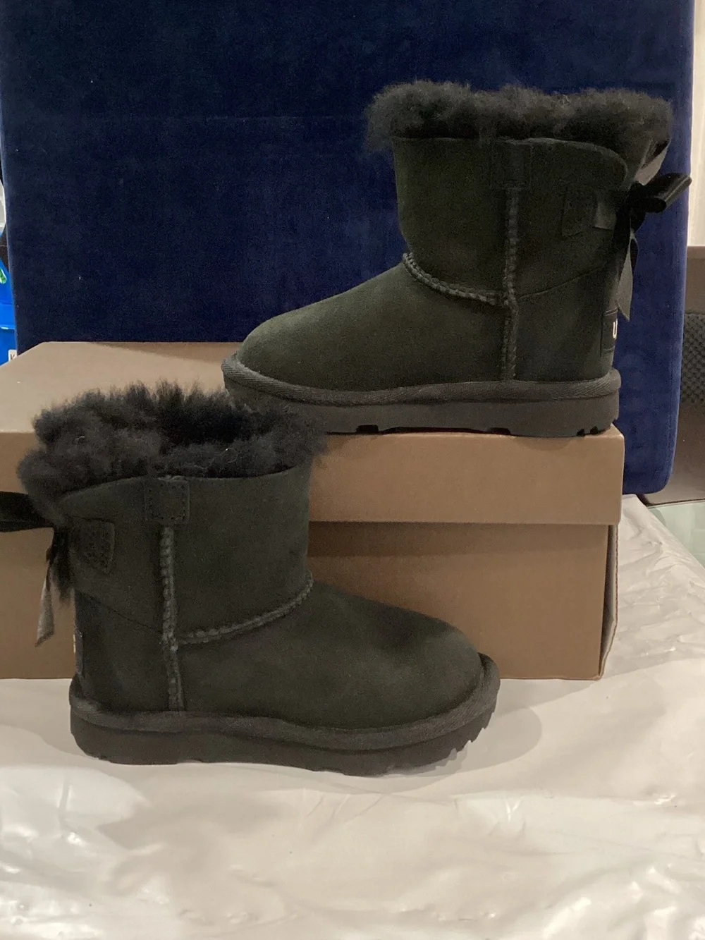 UGG Black Mini Bailey Bow Shearling Boots Kids Size 8 NWOB